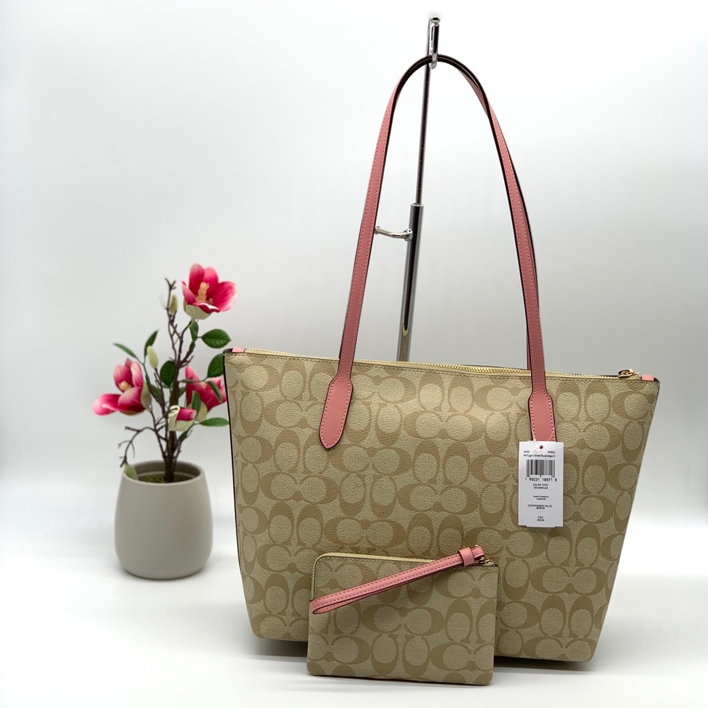 Coach Set - Picture 2 of 10